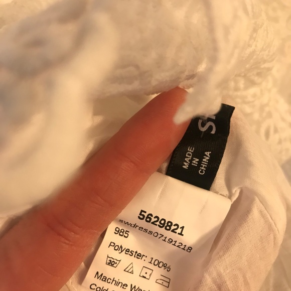 Lace Knee-length Dress - Picture 4 of 9